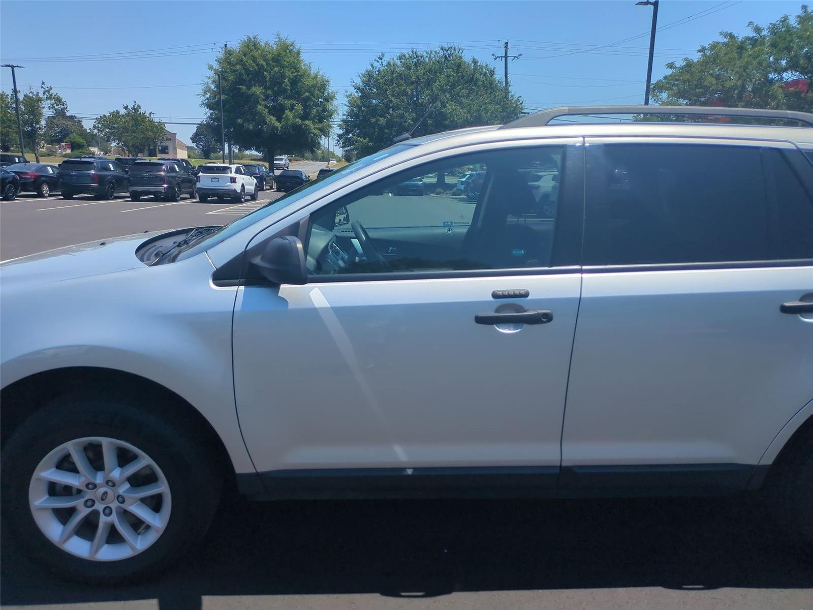 Used 2013 Ingot Silver Metallic Ford SE image 28