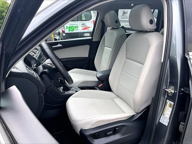 Used 2021 Gray Volkswagen 2.0T SE image 21