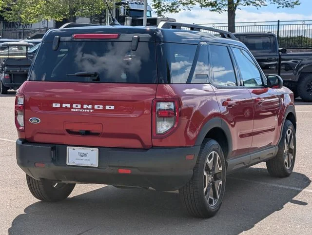 Used 2022 Chili Pepper Red Ford Outer Banks image 5