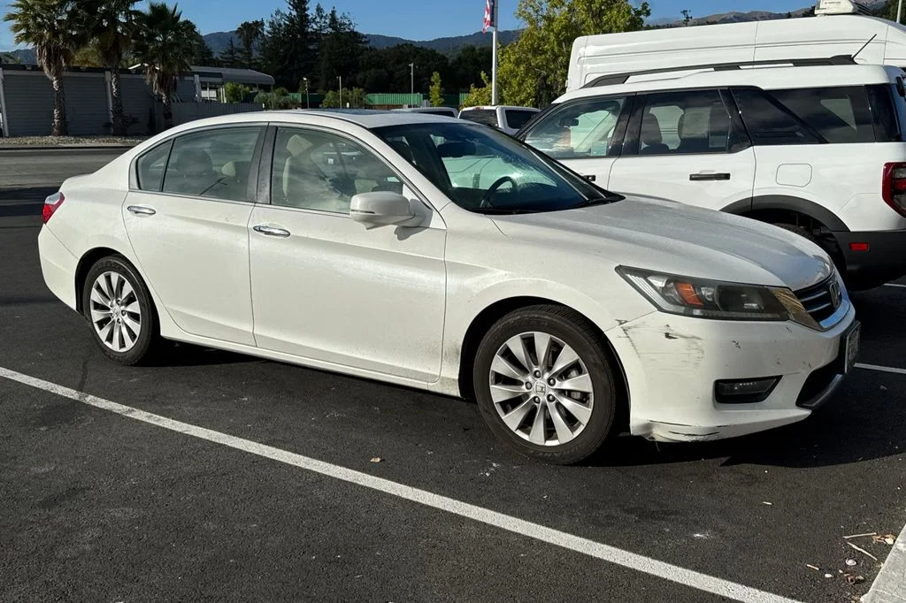 Used 2015 White Honda EX-L image 2