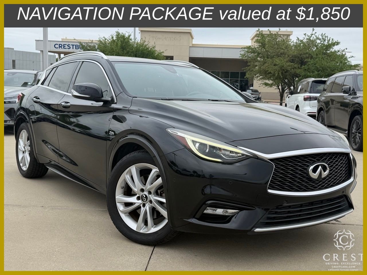 2017 INFINITI QX30 Premium