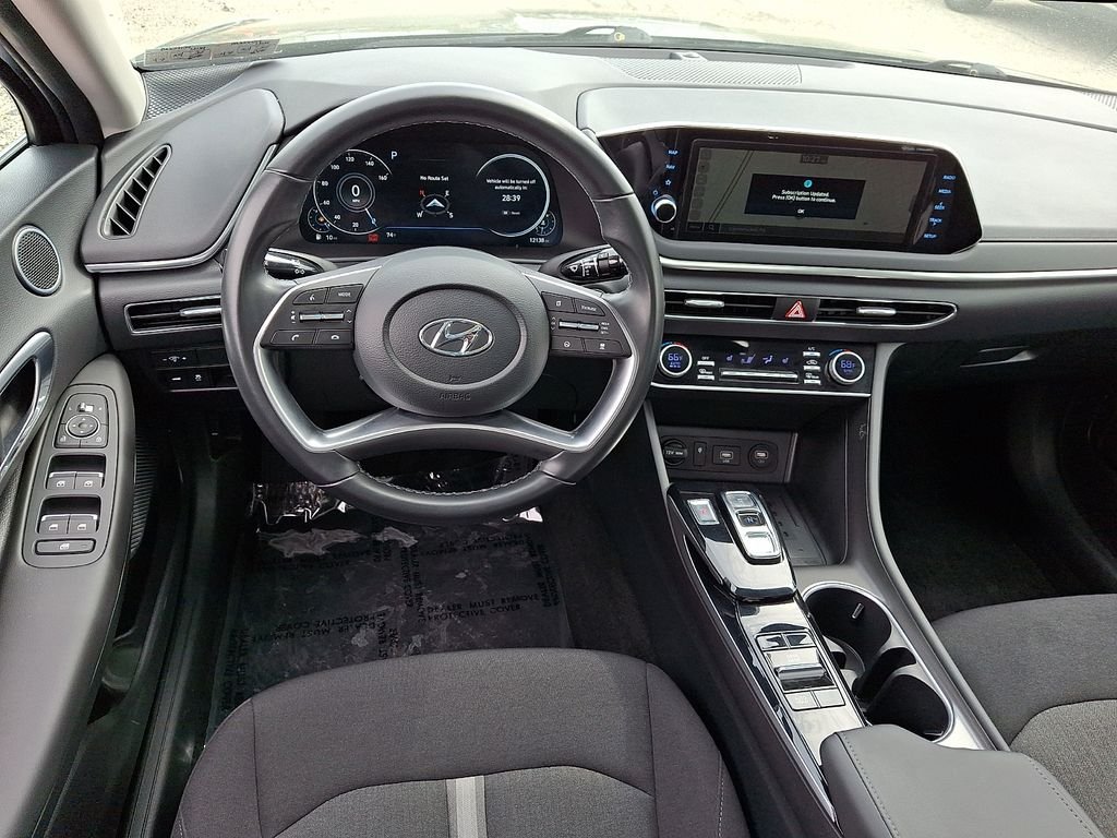 Used 2023 Black Hyundai SEL image 11