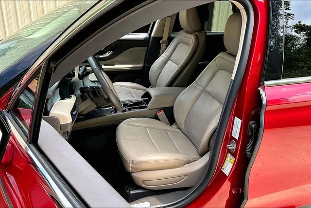 Used 2022 Red Lincoln Standard image 18