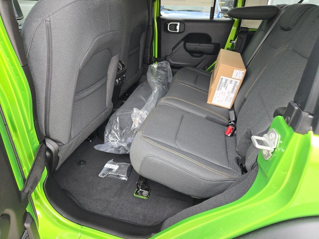New 2026 Mojito Clear-Coat Exterior Paint Jeep Sport S image 16