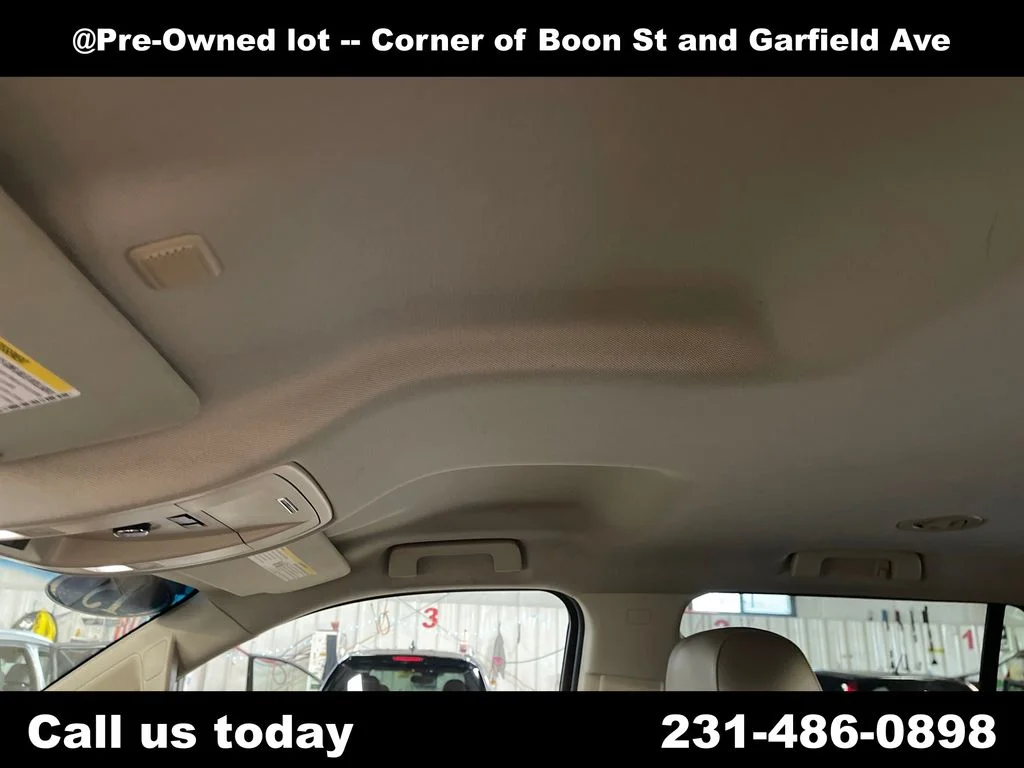 Used 2015 Silver GMC SLT image 13