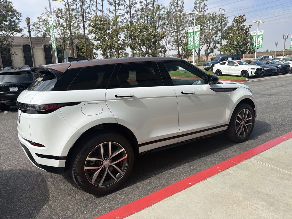 Used 2025 White Land Rover Dynamic image 6