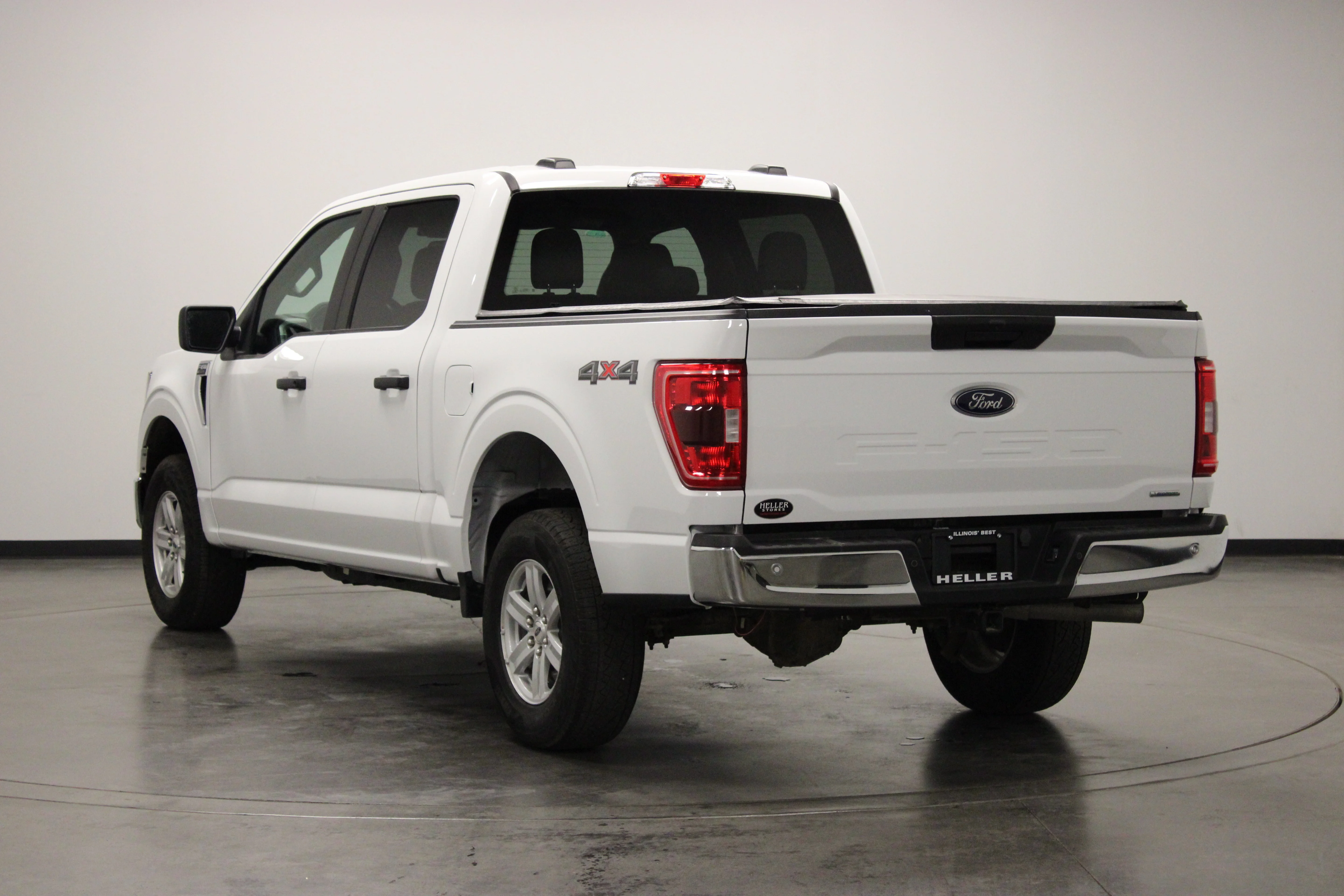 Used 2023 Oxford White Ford XLT image 6