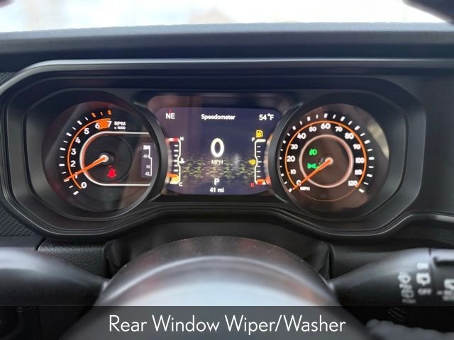 New 2025 Bright White Clear-Coat Exterior Paint Jeep Rubicon image 19