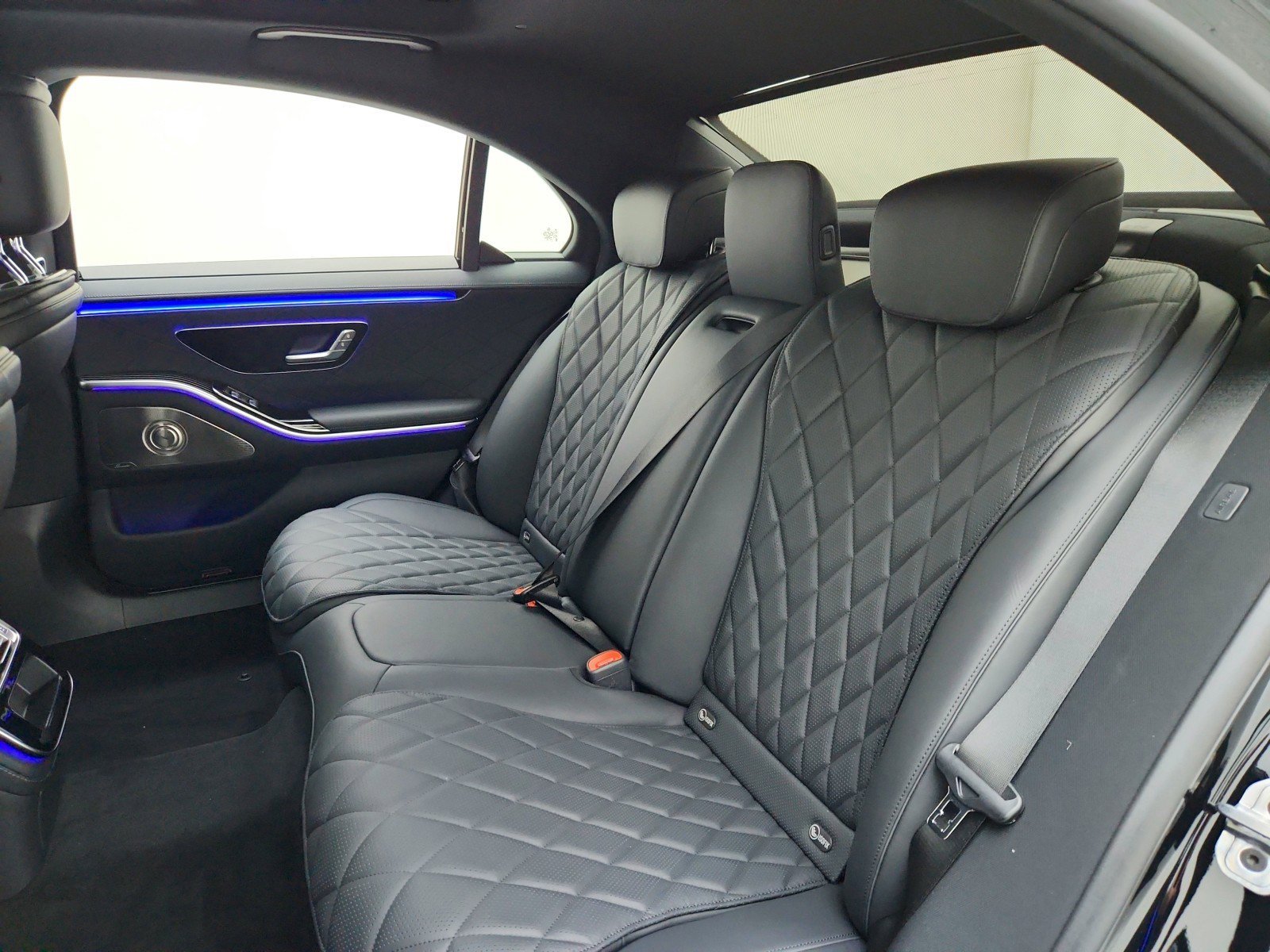 New 2026 Black Mercedes-Benz S 580e 4MATIC® Sedan image 39