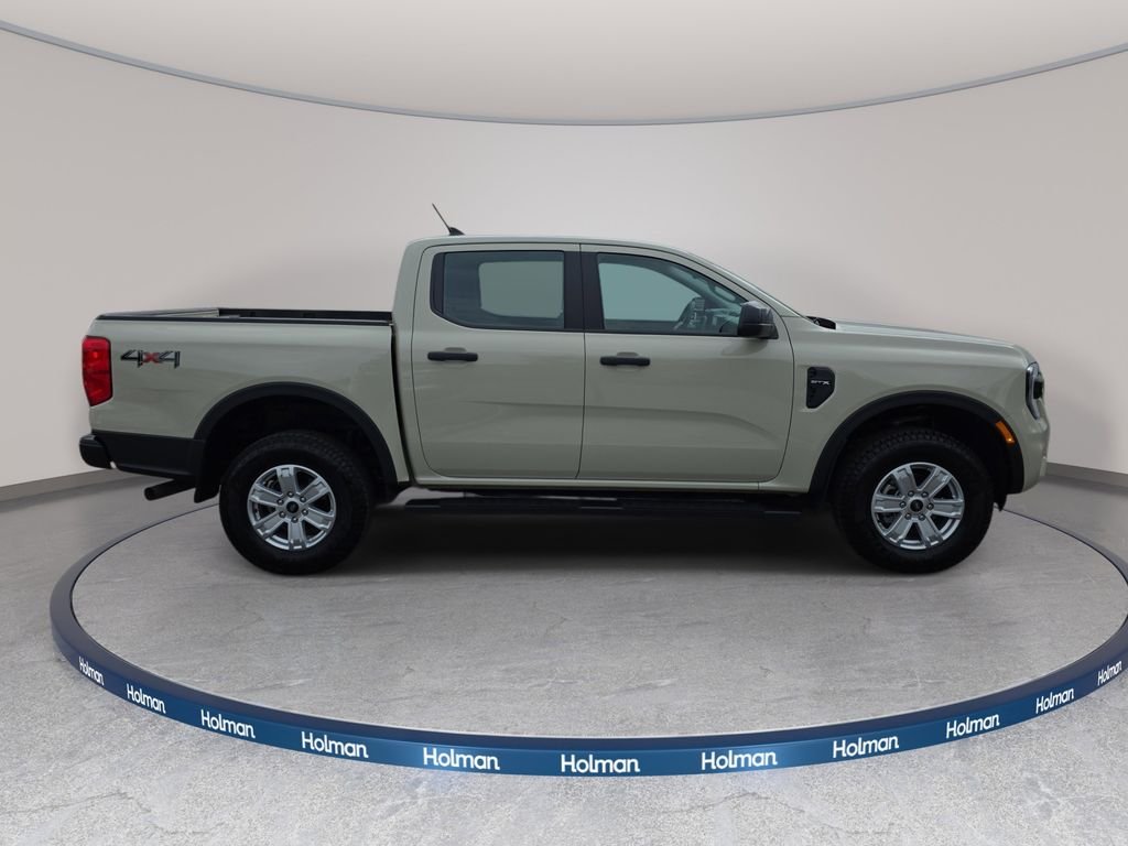 Used 2025 Beige Ford XL image 5