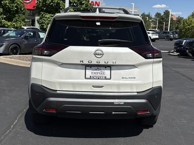 Used 2023 White Nissan SL image 20