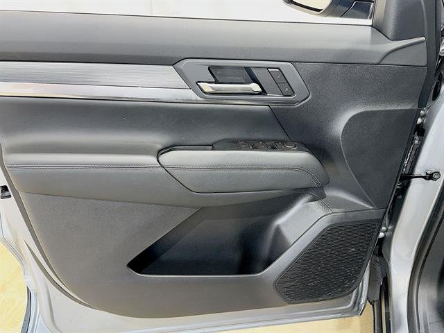 New 2026 Sterling Metallic GMC Elevation image 21
