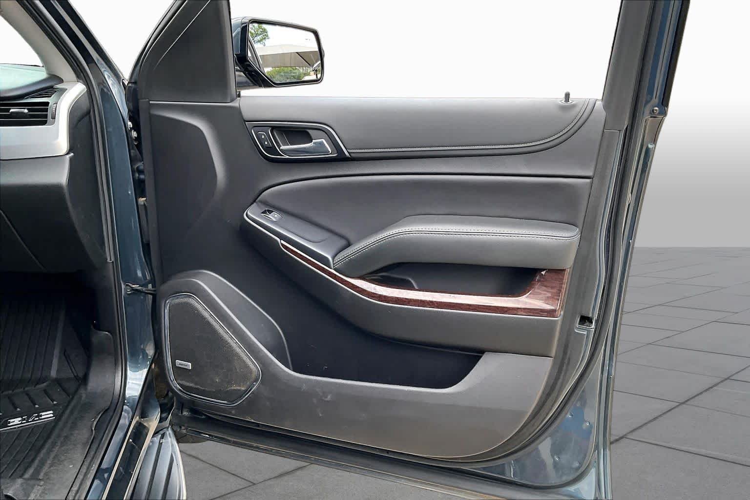 Used 2020 Dark Sky Metallic GMC SLT image 21