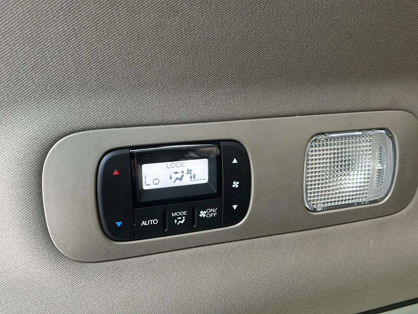 Used 2019 White Diamond Pearl Honda Touring image 13