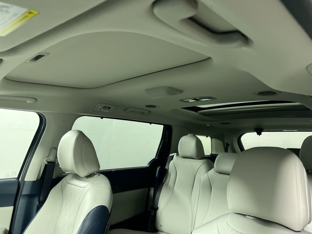 New 2026 Ceramic Silver Kia SX image 21