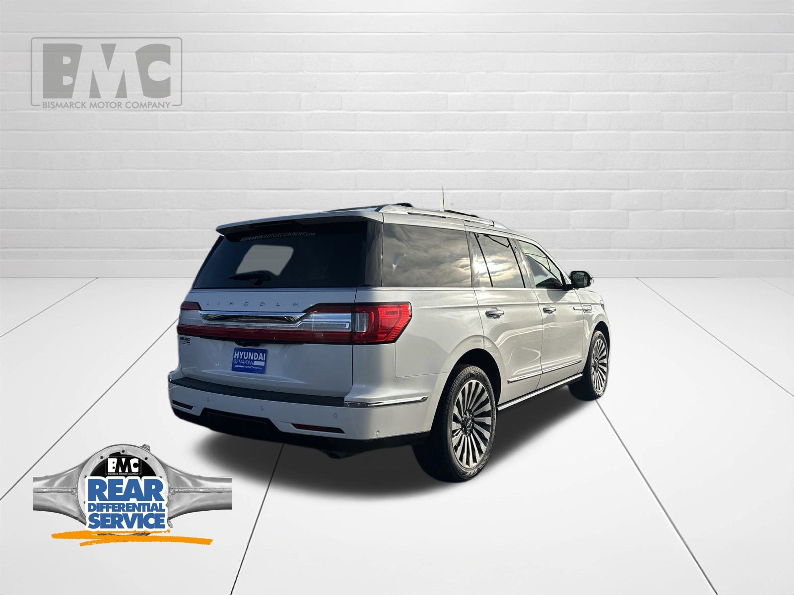Used 2019 White Lincoln Reserve image 3