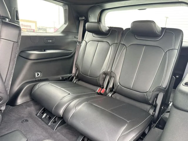 Used 2025 White Jeep Limited image 24