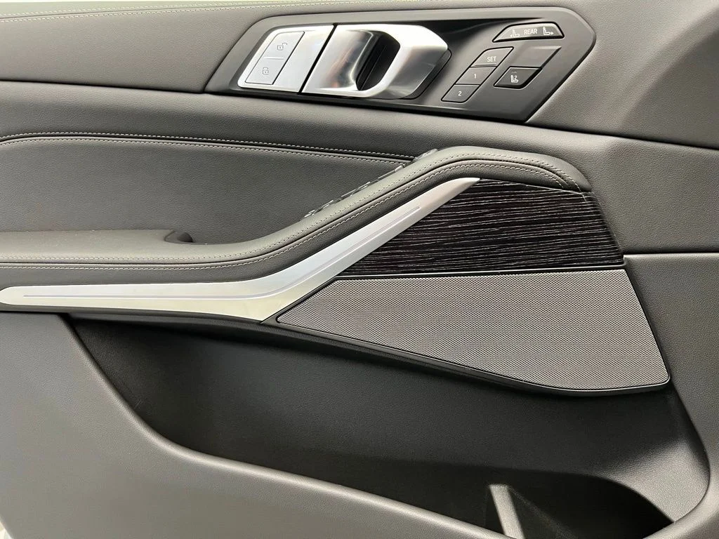 New 2026 Skyscraper Grey Metallic BMW xDrive40i image 22