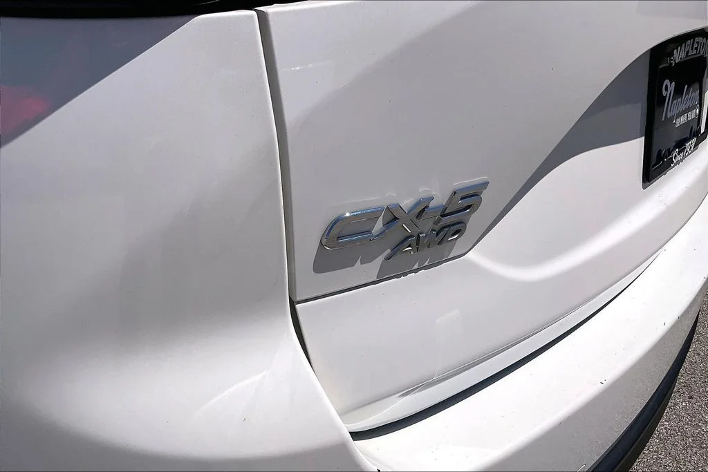 Used 2018 White Mazda Grand Touring image 32