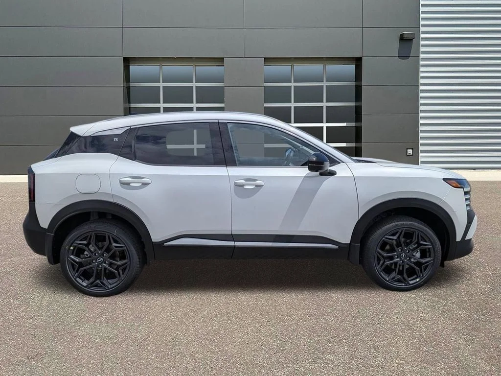 New 2026 Aspen White TriCoat Nissan SR image 4