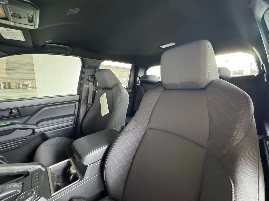 2025 Toyota Tacoma SR5 - Photo 12