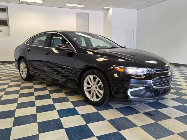 Used 2018 MOSAIC BLACK METALLIC Chevrolet LT image 1