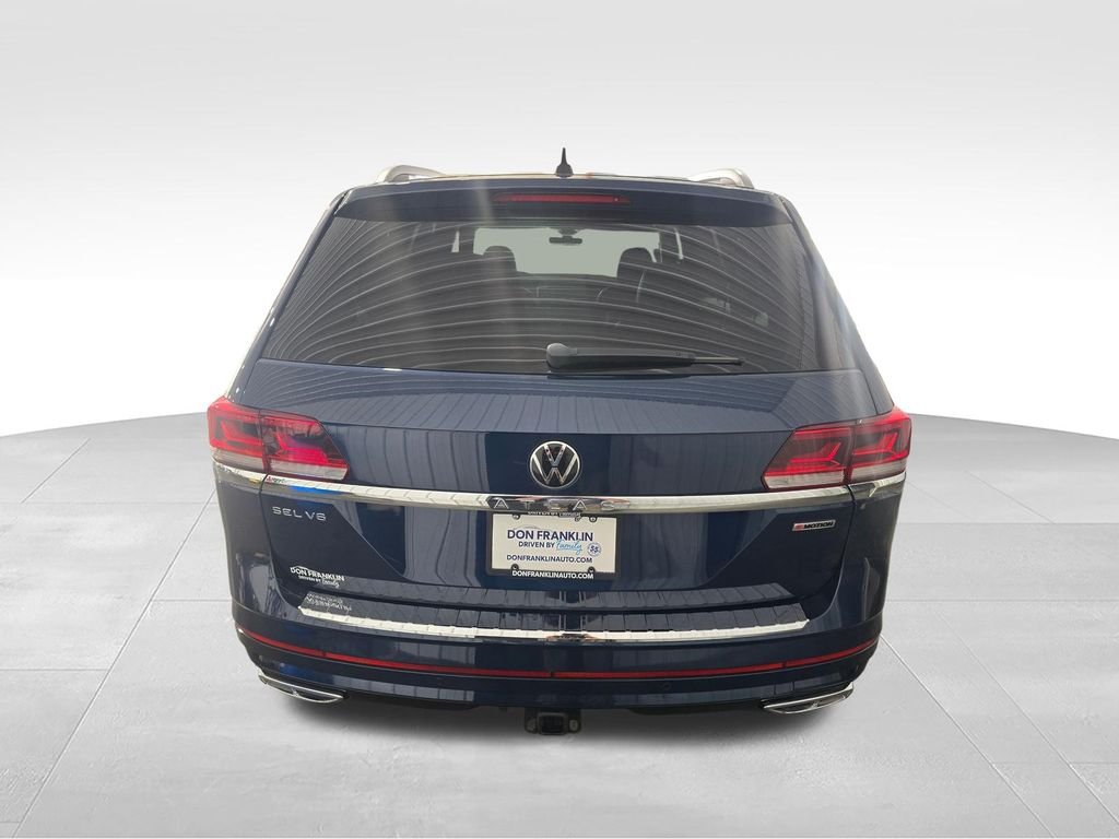 Used 2022 Blue Volkswagen 3.6L V6 SEL Premium R-Line image 4