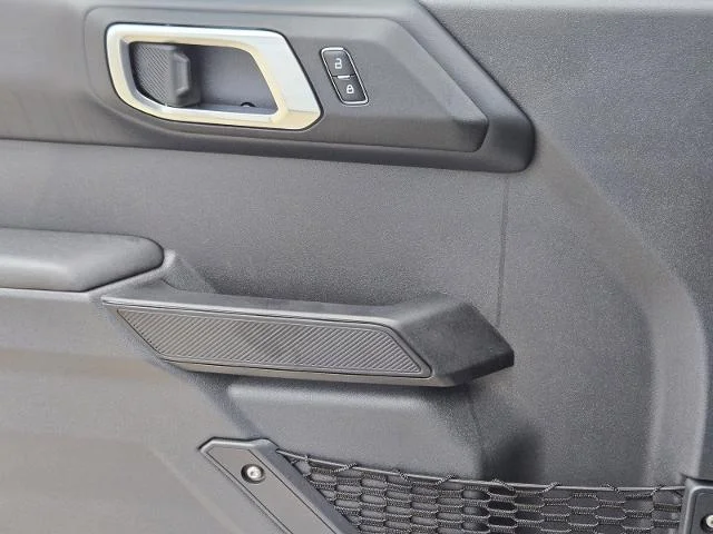 New 2025 Oxford White Ford Badlands® image 35