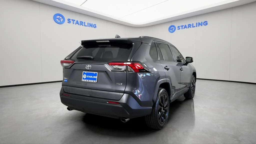 2020 Toyota RAV4 XLE Premium - Photo 9