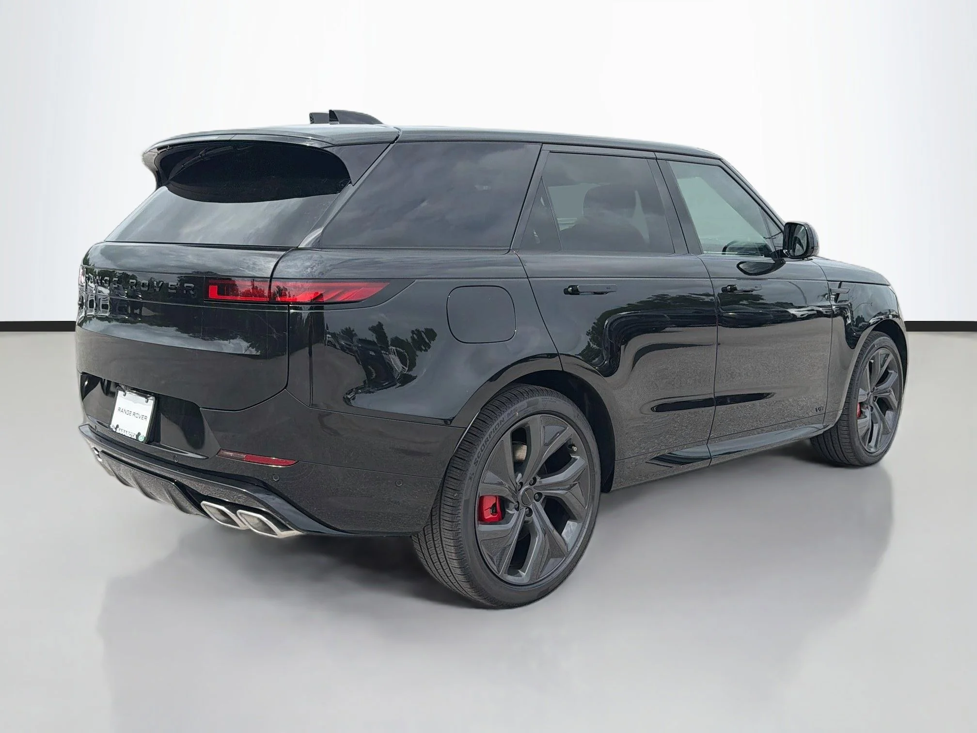New 2026 Santorini Black Land Rover Dynamic SE image 5