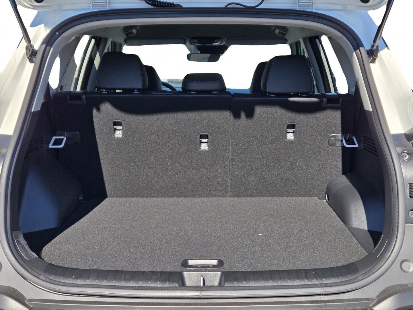 New 2026 Snow White Pearl Kia EX image 11