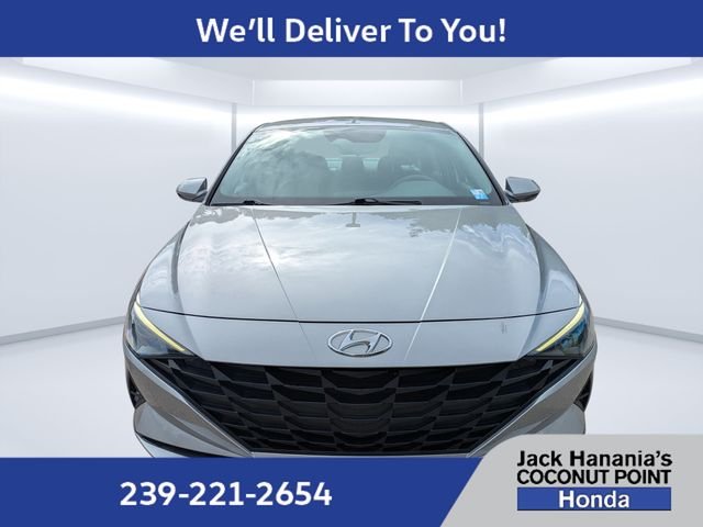 Used 2022 Silver Hyundai SE image 8