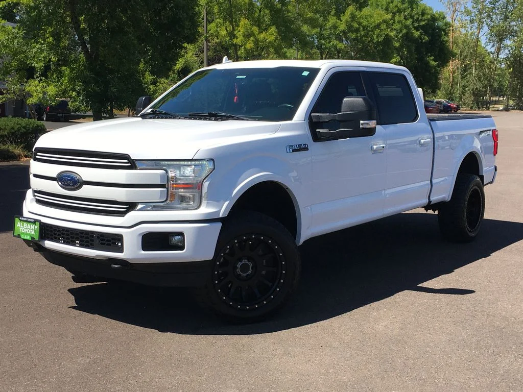 Used 2018 White Ford Lariat image 1