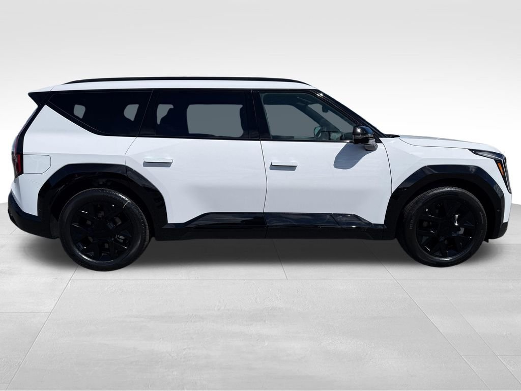 New 2026 Glacial White Kia Land AWD image 8