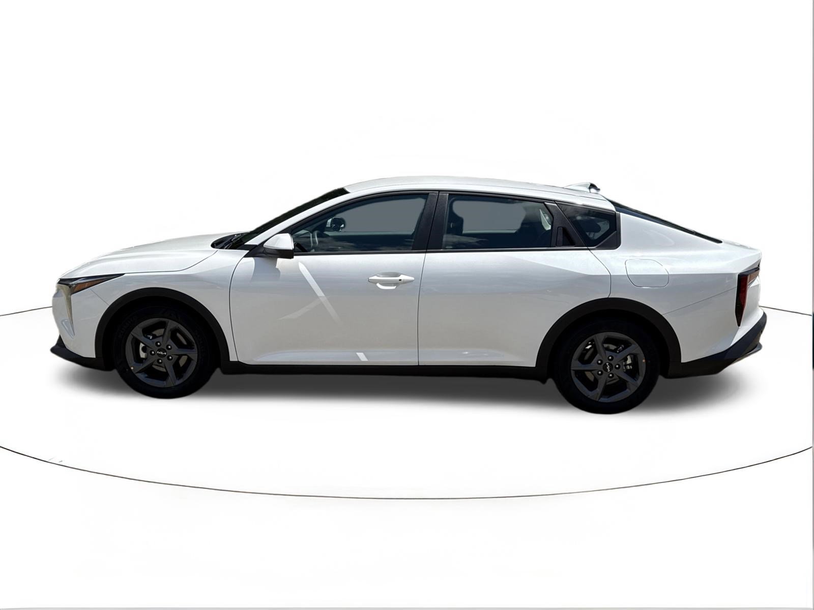 2025 Kia K4 LXS - Photo 6