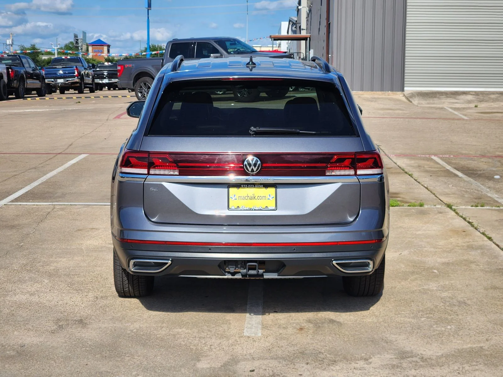 Used 2025 Gray Volkswagen 2.0T SE w/Technology image 5