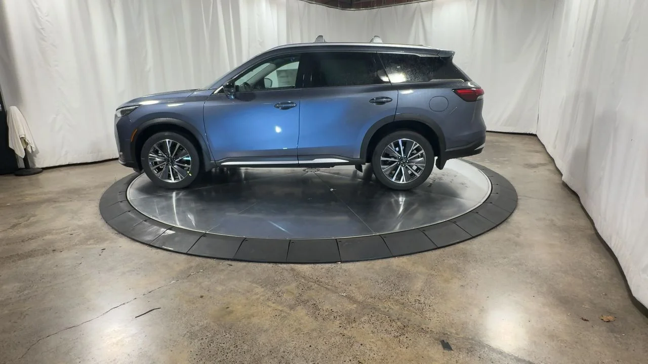 Used 2026 Blue INFINITI LUXE image 11