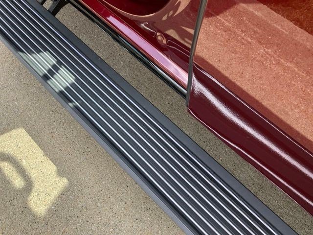 New 2026 Velvet Red Pearl-Coat Exterior Paint Jeep Limited Reserve image 10