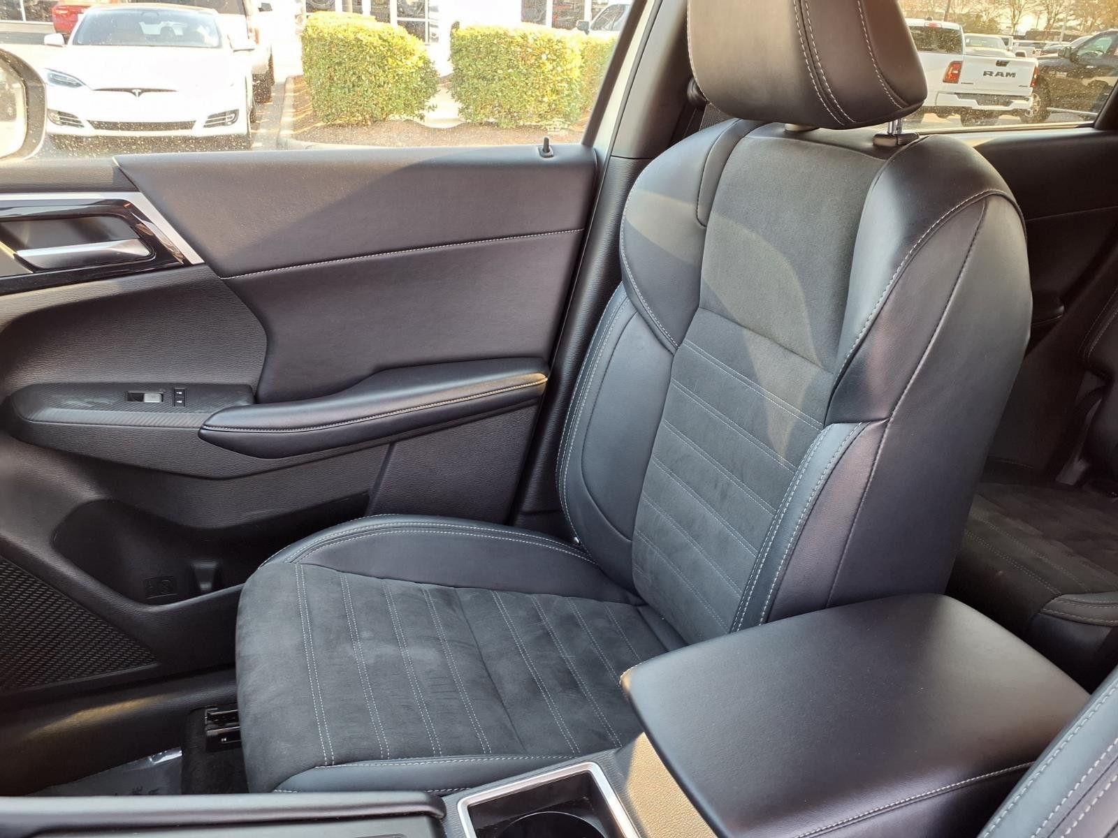 Used 2024  Mitsubishi SE image 20