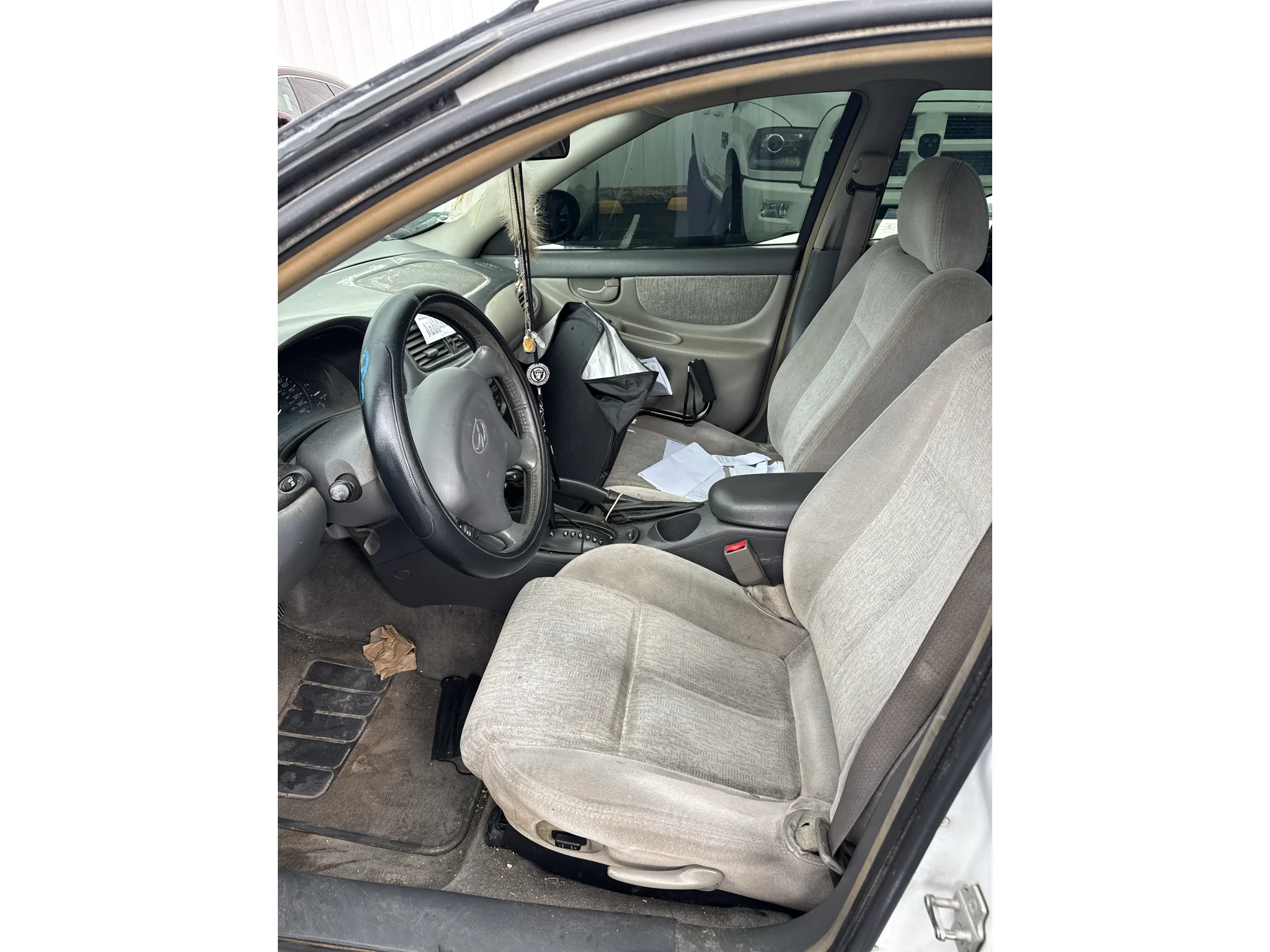 Used 2004  Oldsmobile GL1 image 5