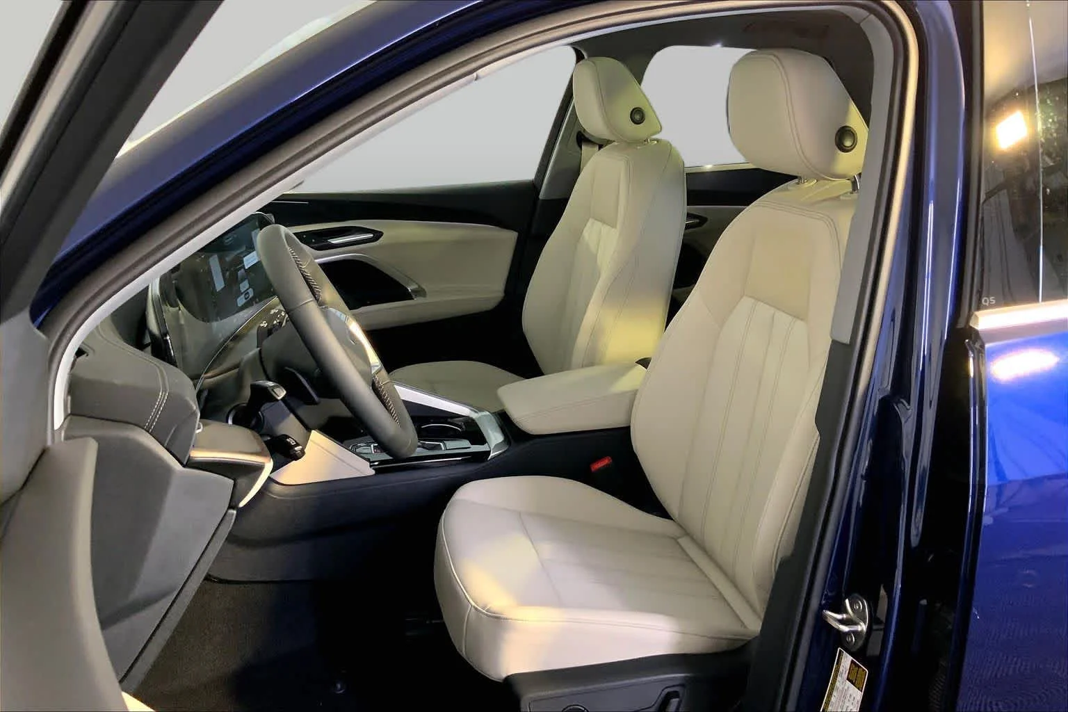 New 2026 NAVARRA BLUE Audi Premium image 9