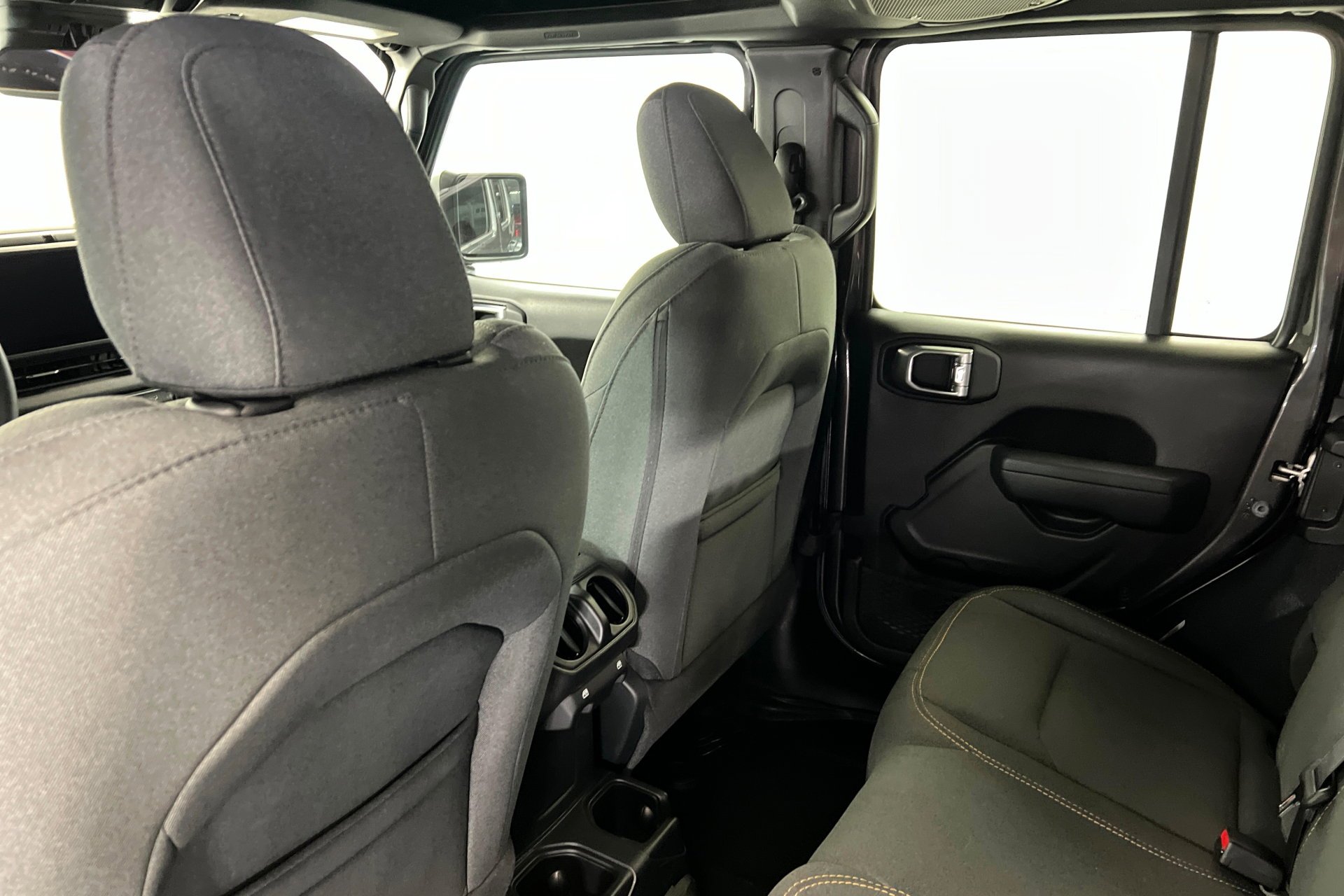 Used 2024 Granite Crystal Metallic Clearcoat Jeep Sport S image 20