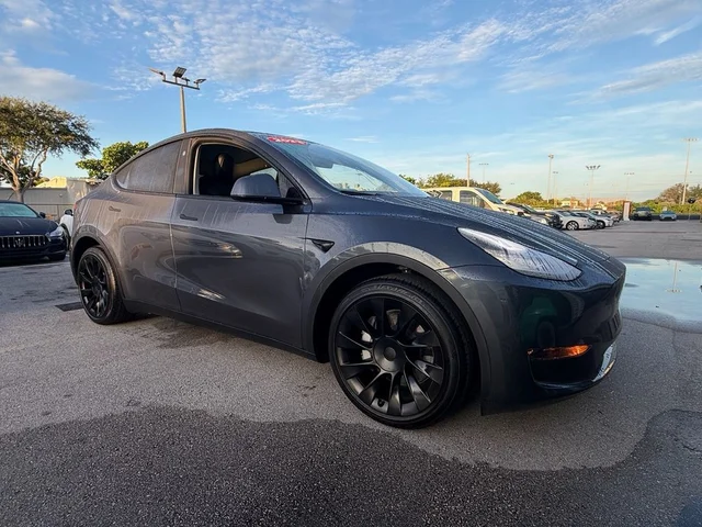 2023 Tesla Model Y Long Range