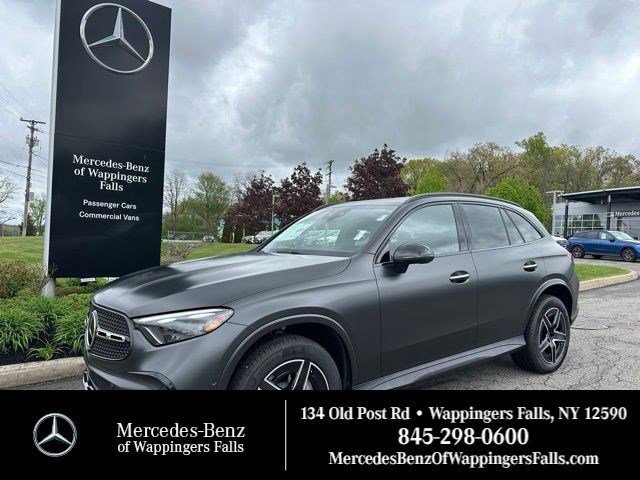 New 2026 MANUFAKTUR exclusive graphite grey magno Mercedes-Benz GLC 300 image 40