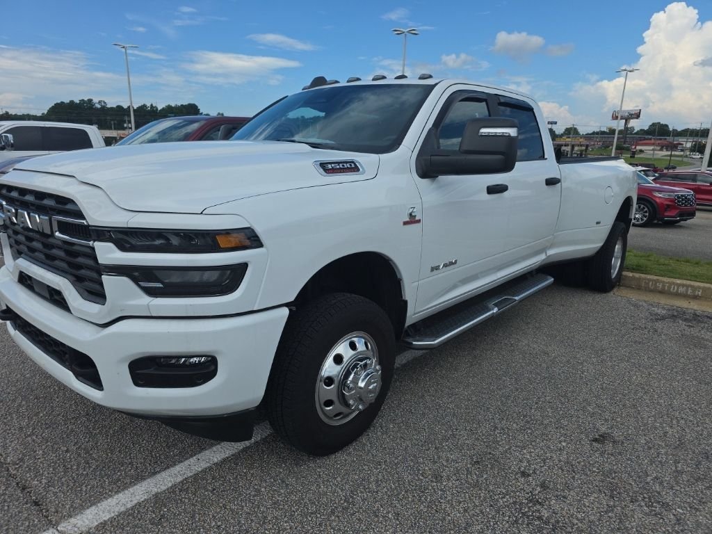 Used 2025 White Ram Big Horn image 1