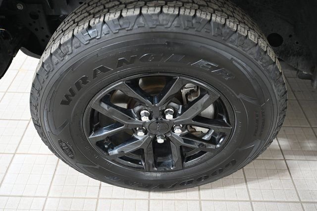 Used 2023 Silver Jeep Freedom Edition image 17