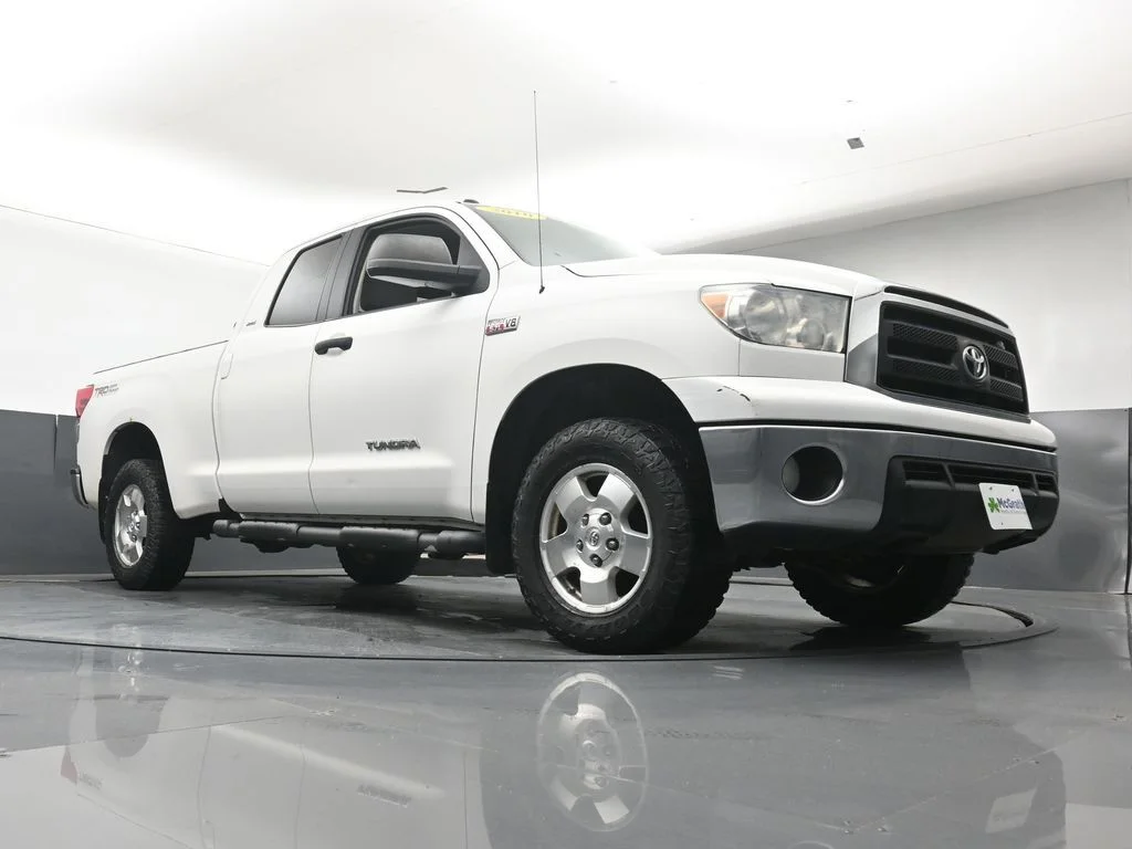 Used 2010 White Toyota Grade image 25
