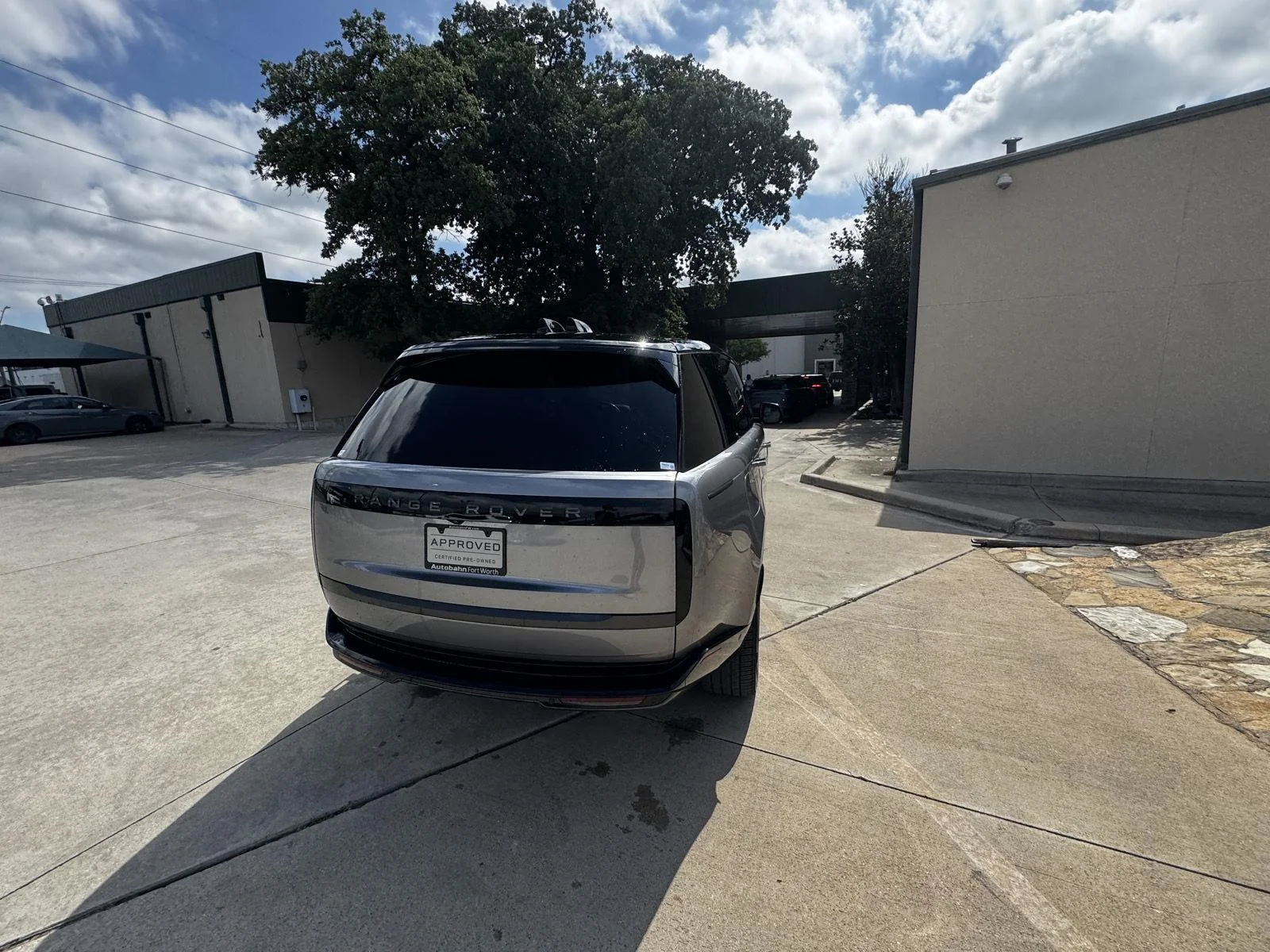 Used 2025 WHITE Land Rover SE image 5