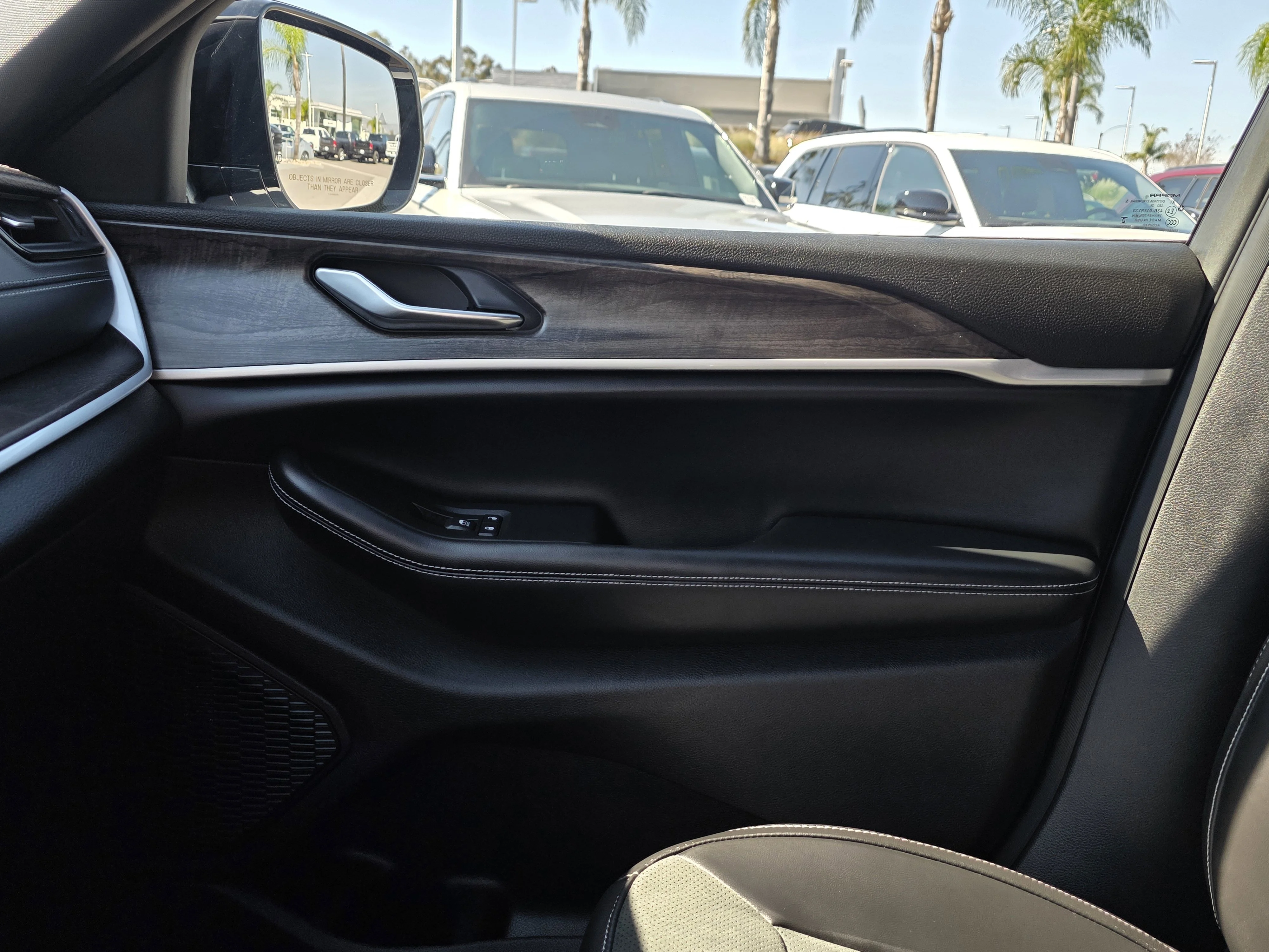 New 2026 Bright White Clearcoat Jeep Altitude image 9