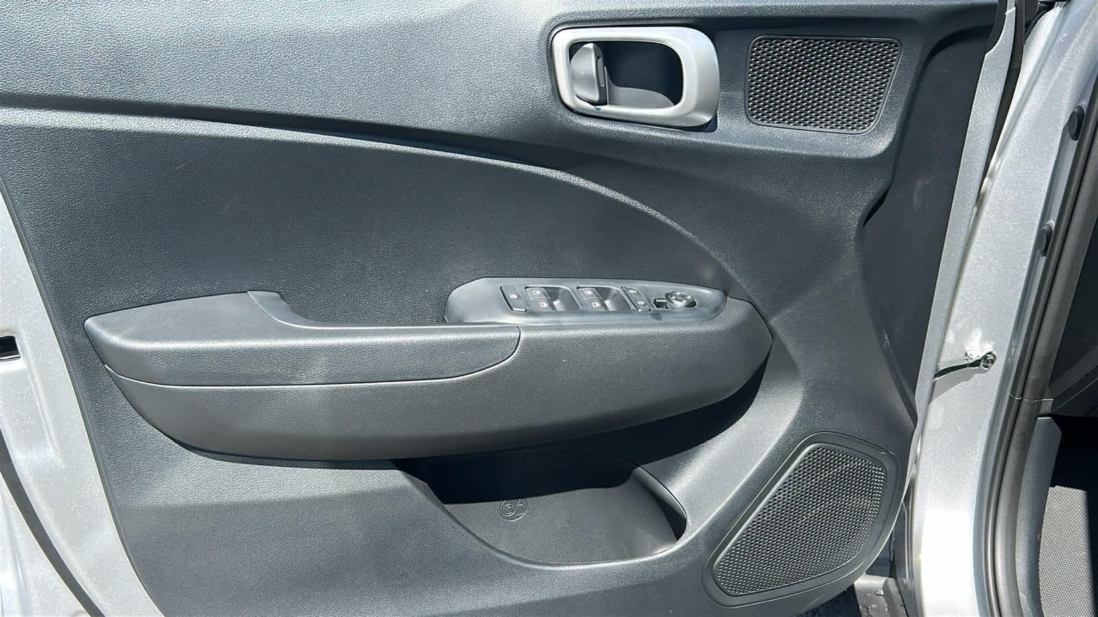 New 2026 Shimmering Silver Hyundai SE image 53